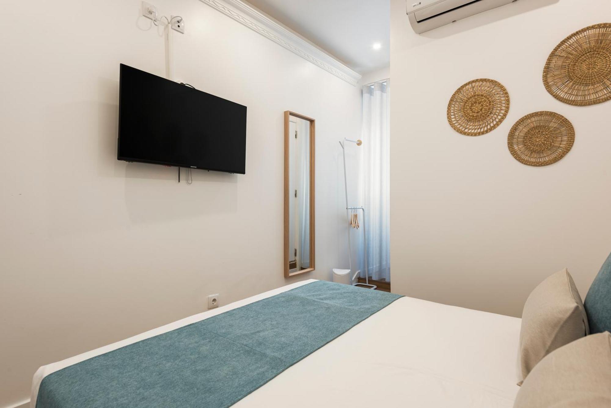 Madalena Hostel E Suites ファロ エクステリア 写真