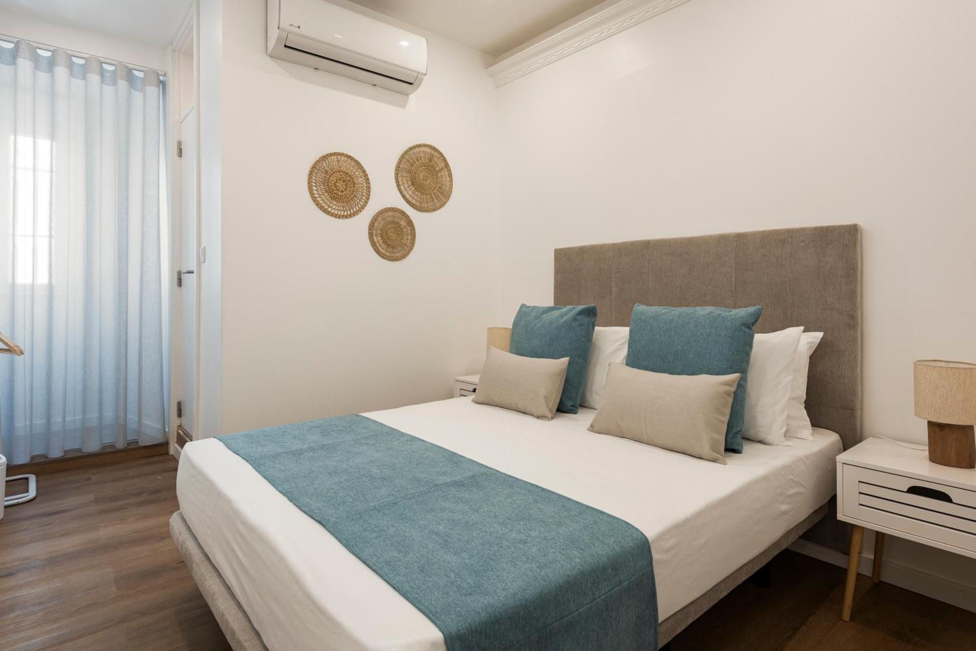 Madalena Hostel E Suites ファロ エクステリア 写真