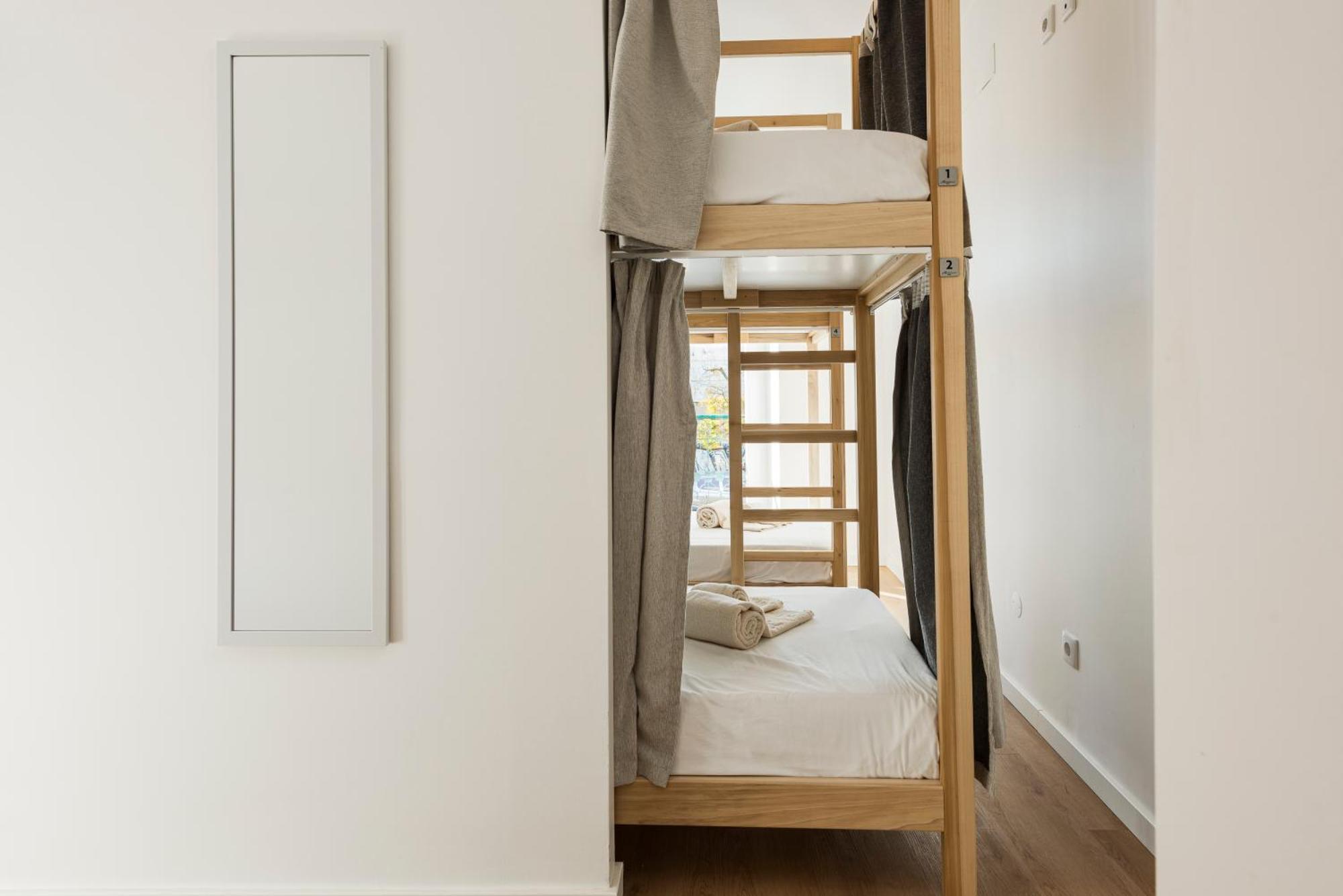 Madalena Hostel E Suites ファロ エクステリア 写真