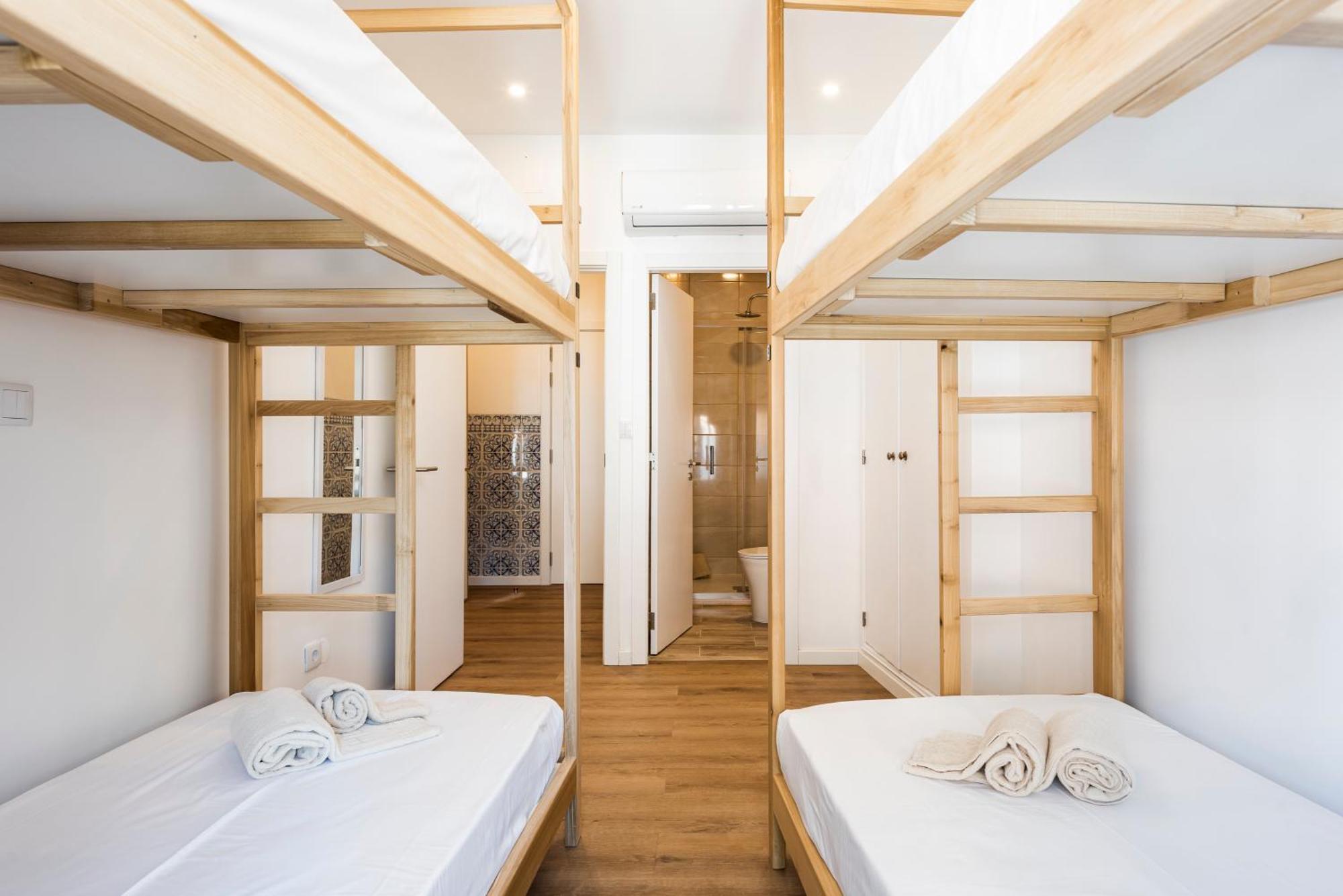 Madalena Hostel E Suites ファロ エクステリア 写真