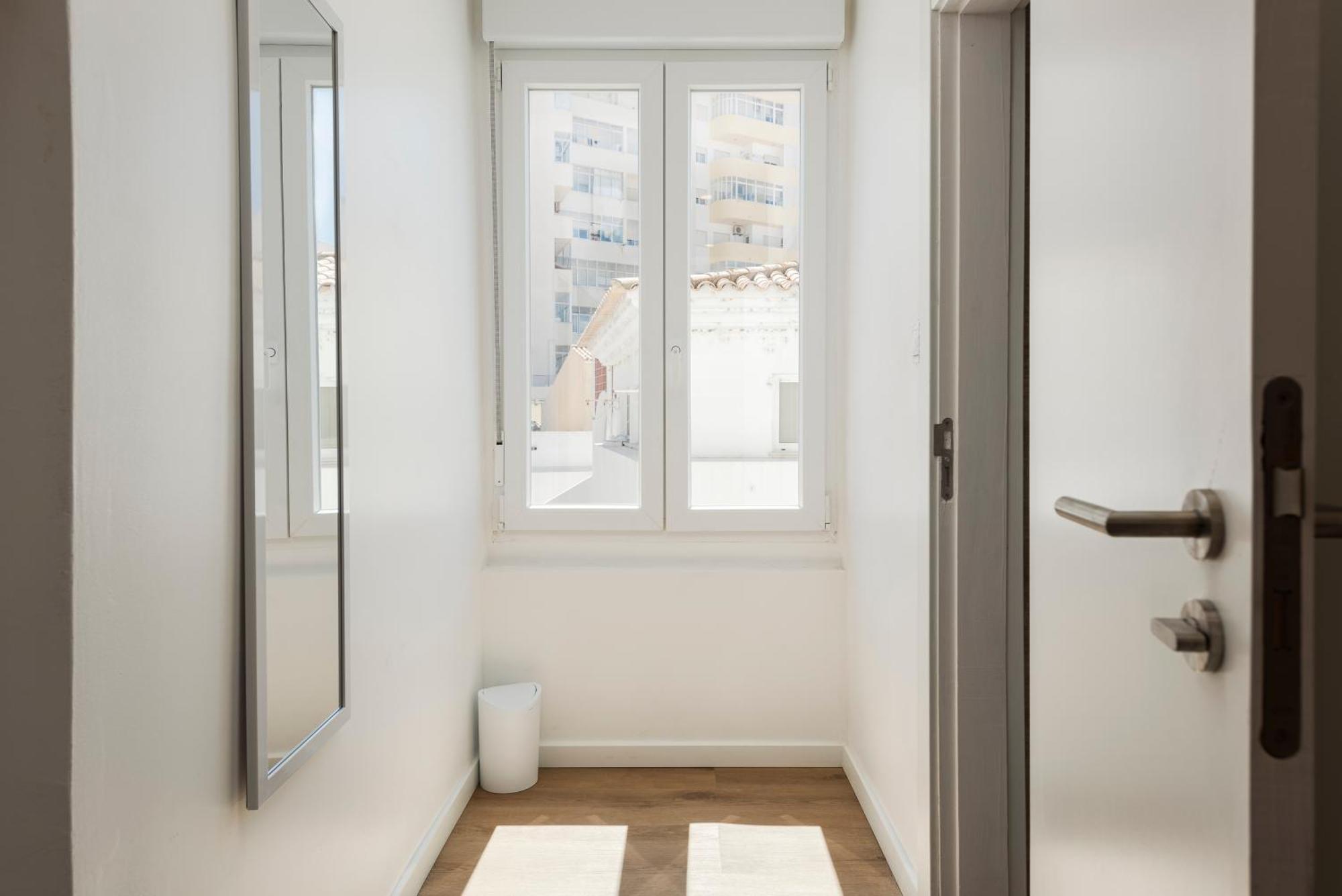 Madalena Hostel E Suites ファロ エクステリア 写真