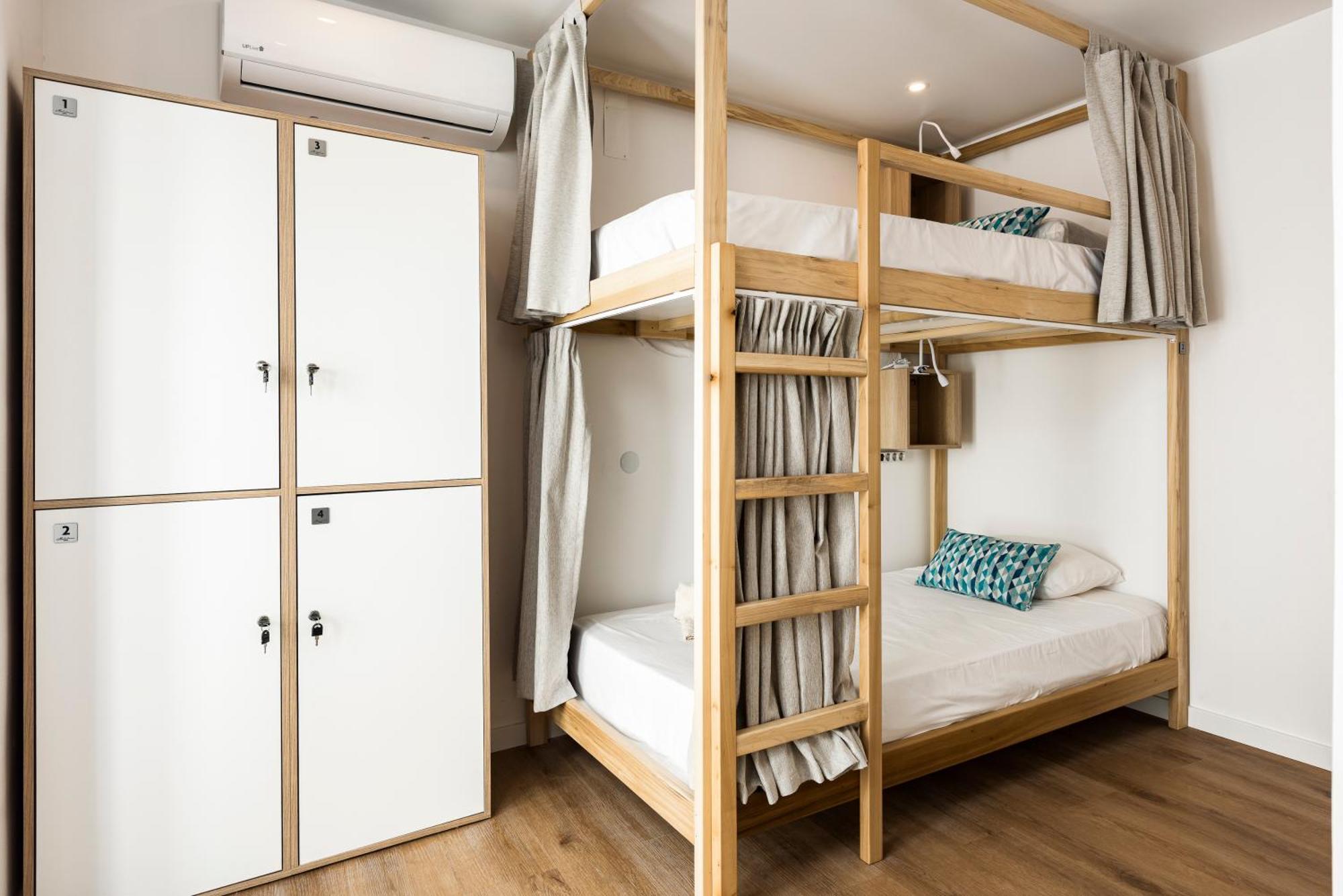 Madalena Hostel E Suites ファロ エクステリア 写真
