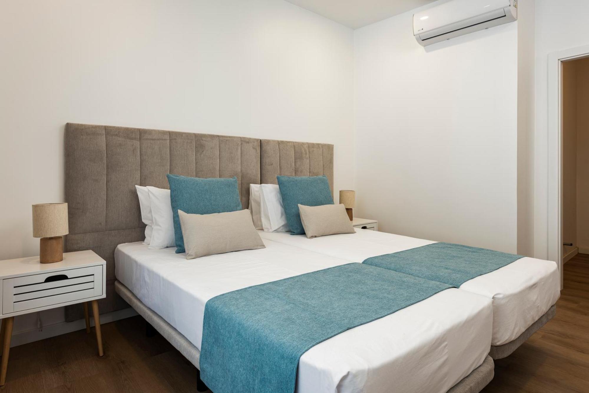 Madalena Hostel E Suites ファロ エクステリア 写真