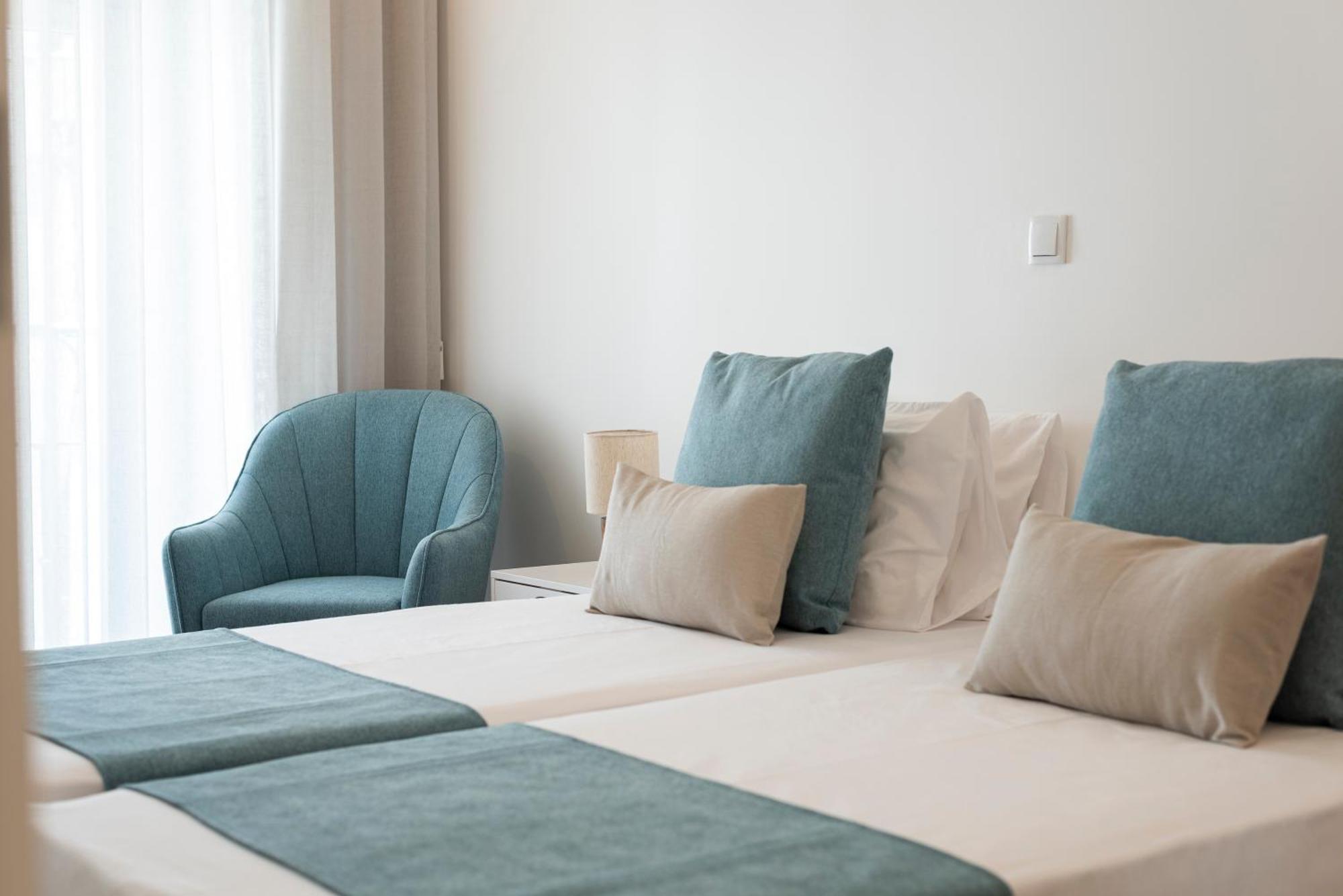 Madalena Hostel E Suites ファロ エクステリア 写真