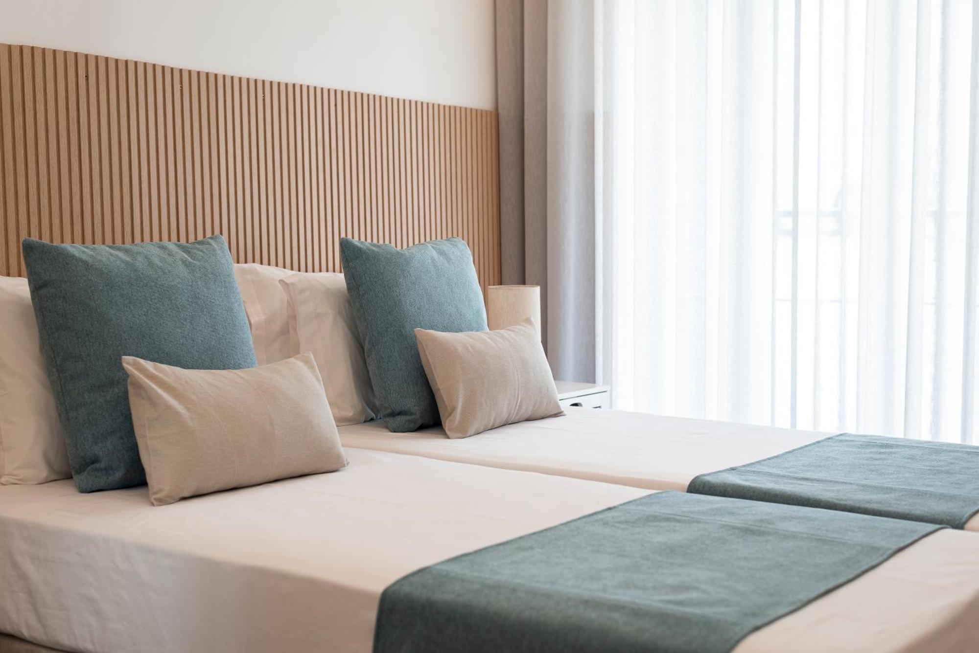 Madalena Hostel E Suites ファロ エクステリア 写真