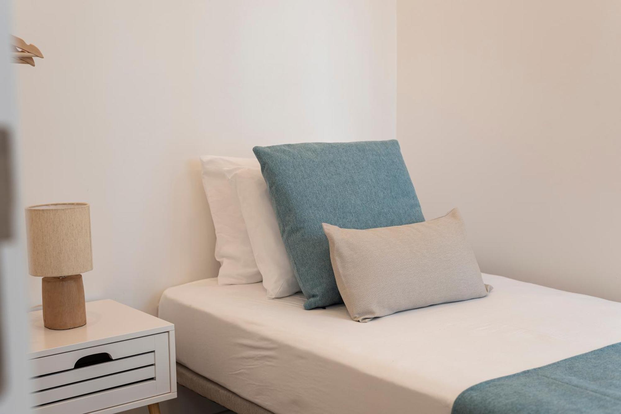 Madalena Hostel E Suites ファロ エクステリア 写真