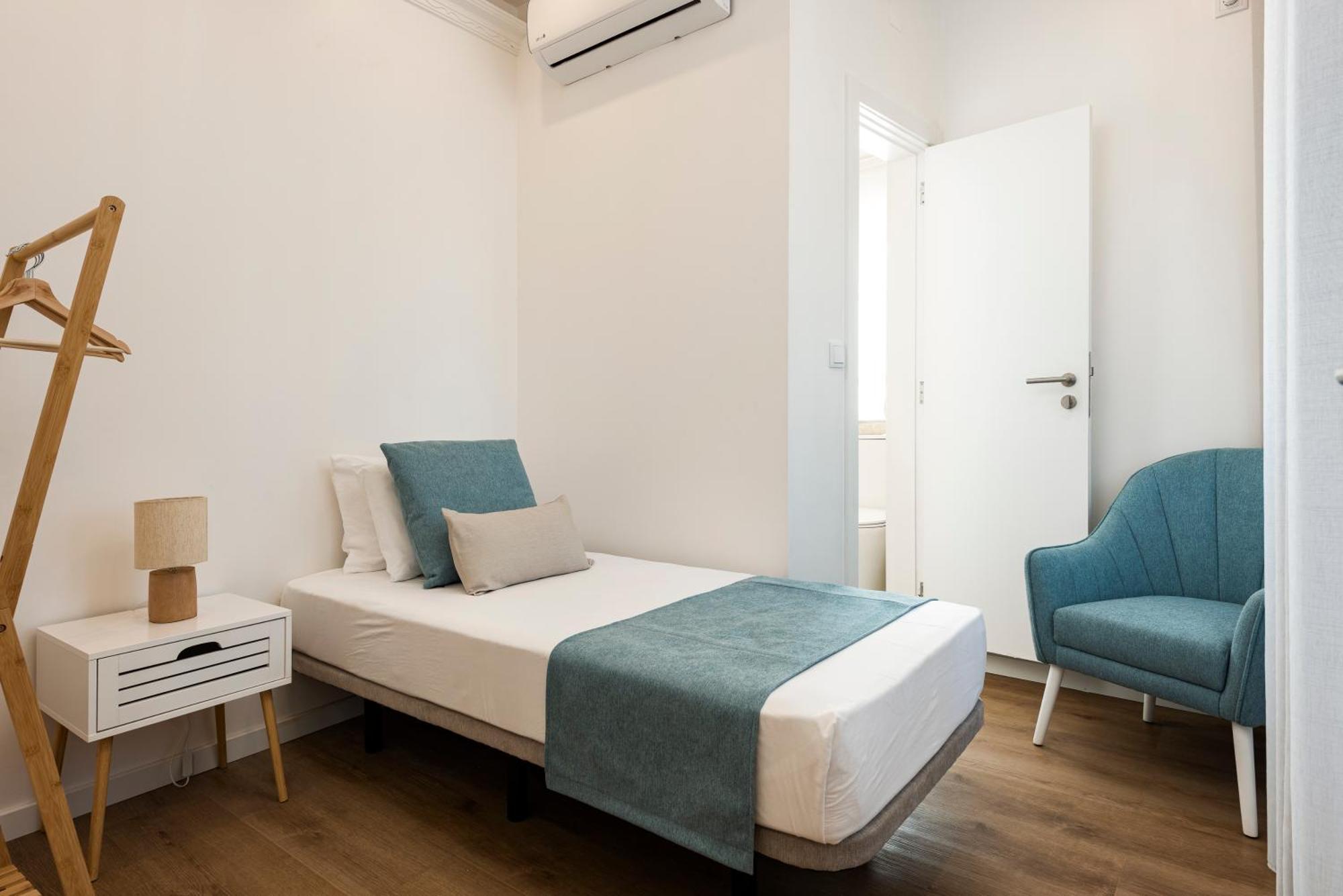 Madalena Hostel E Suites ファロ エクステリア 写真