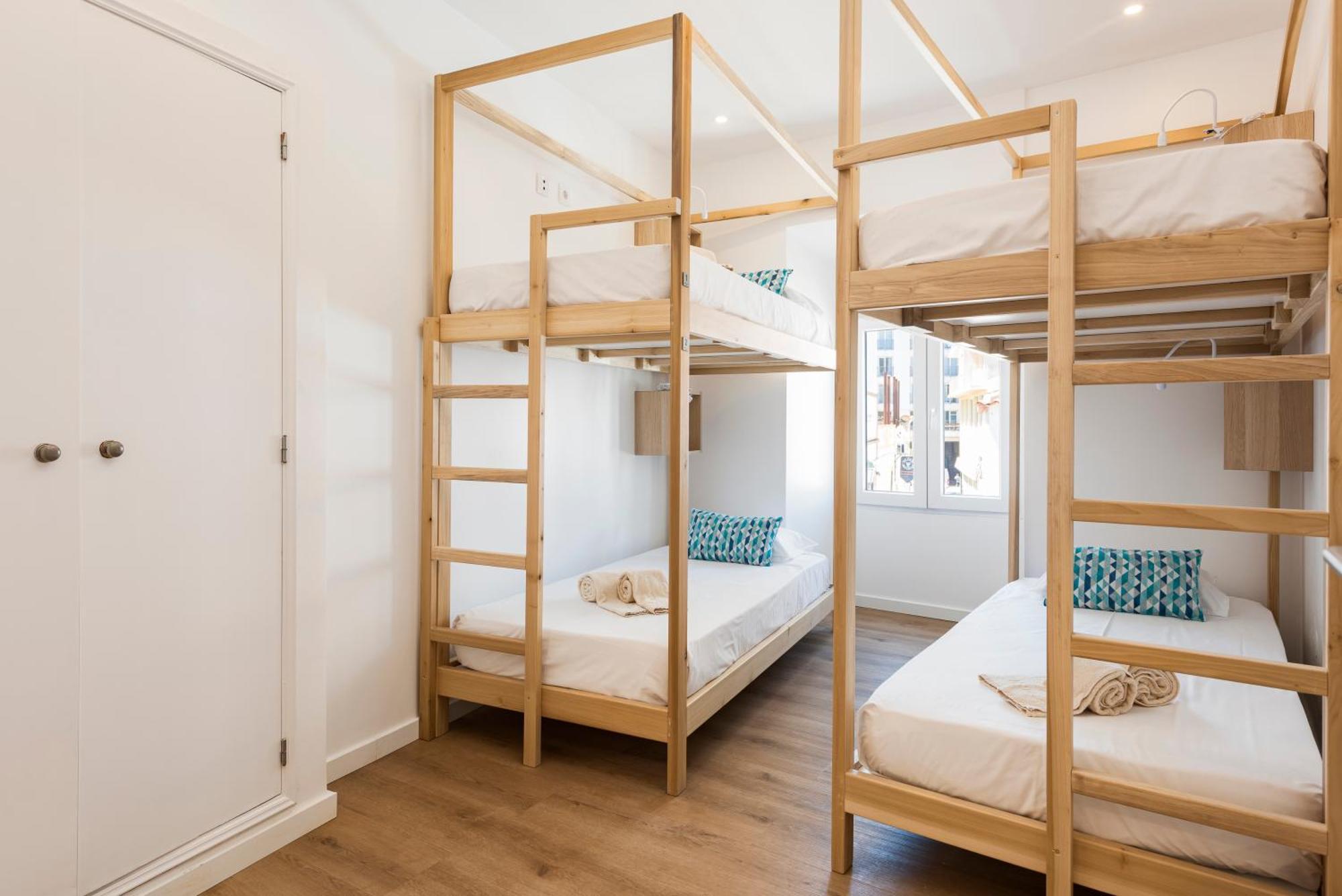 Madalena Hostel E Suites ファロ エクステリア 写真