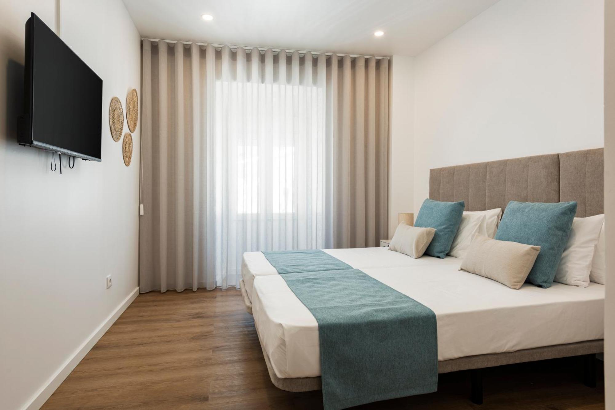 Madalena Hostel E Suites ファロ エクステリア 写真