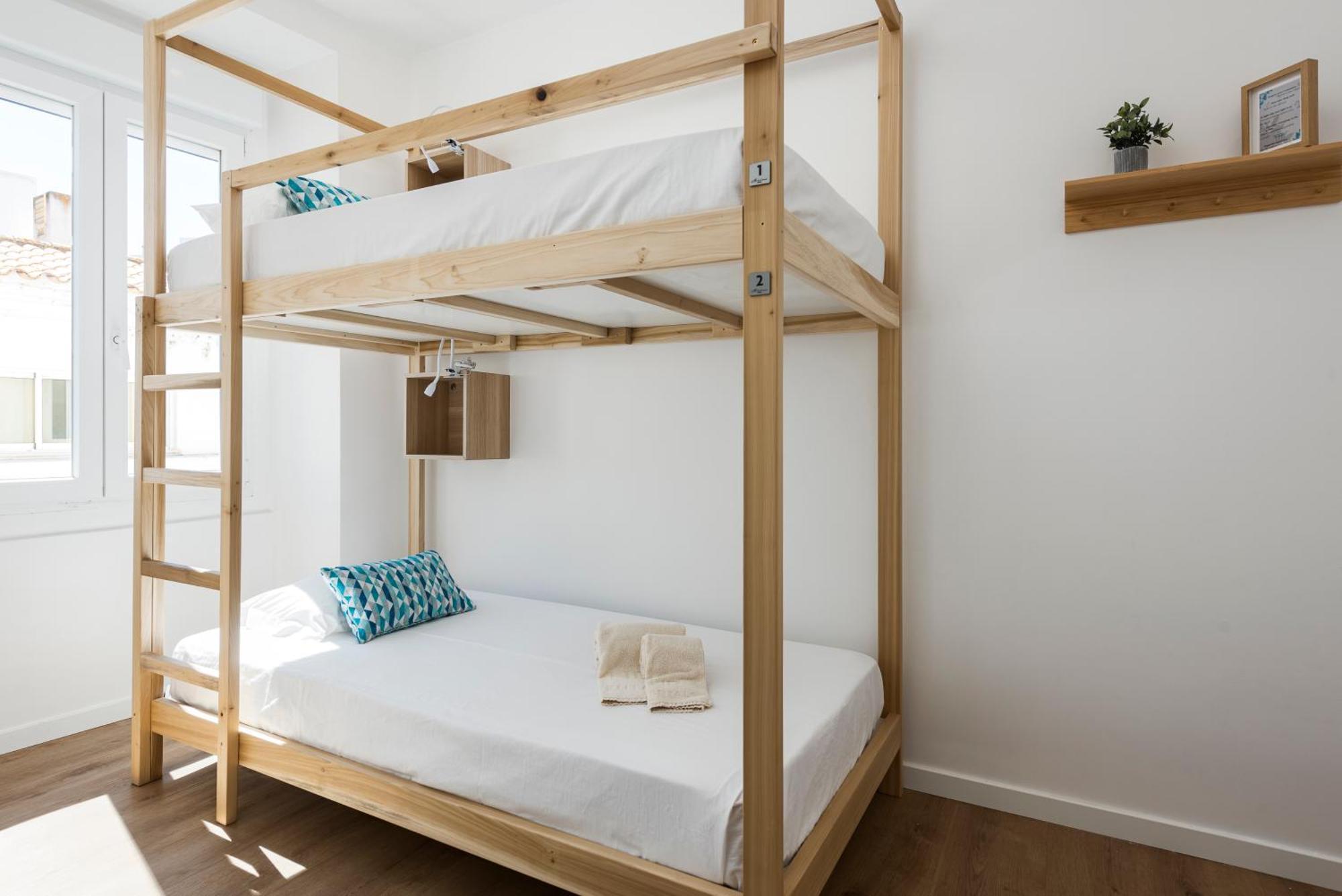 Madalena Hostel E Suites ファロ エクステリア 写真