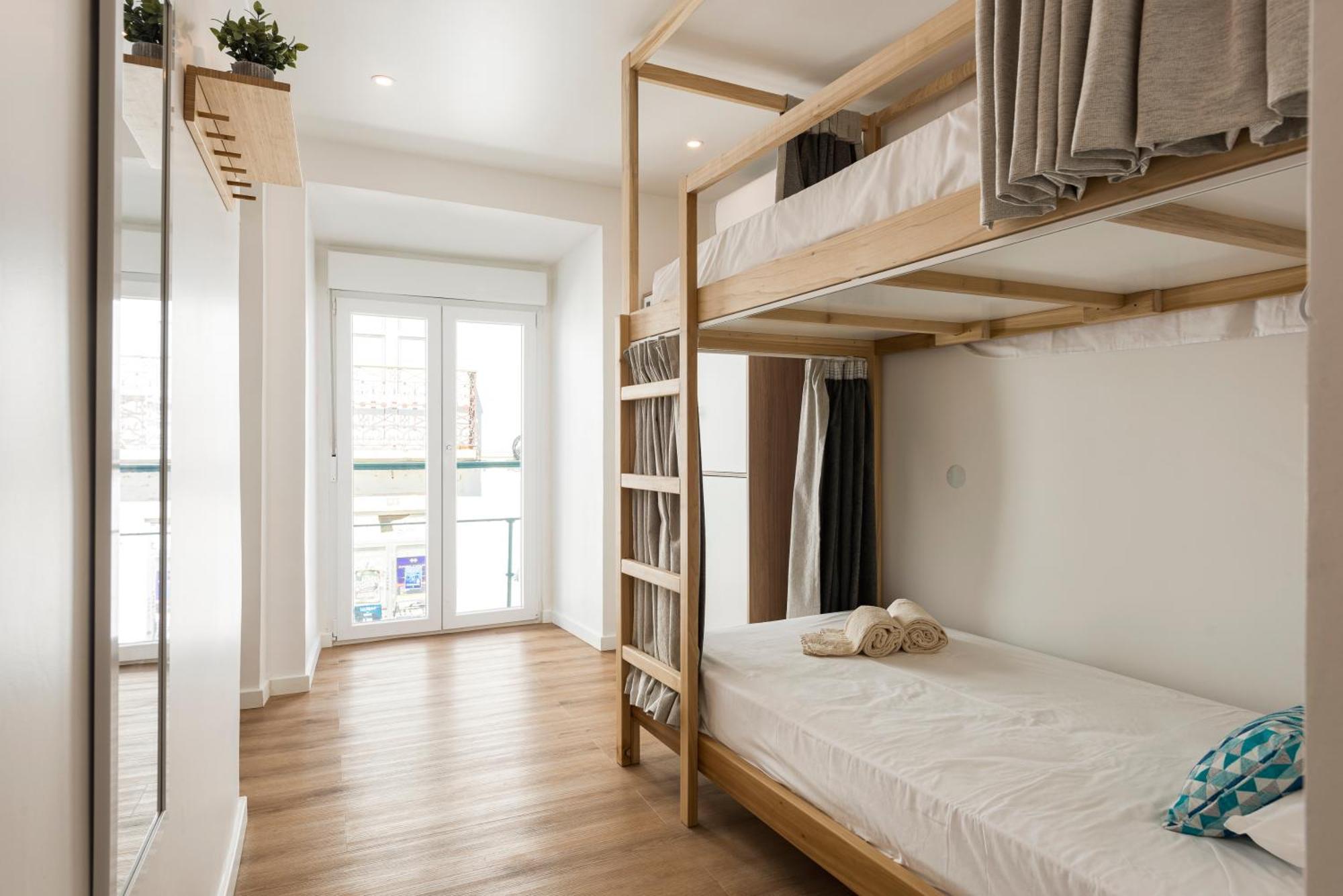 Madalena Hostel E Suites ファロ エクステリア 写真