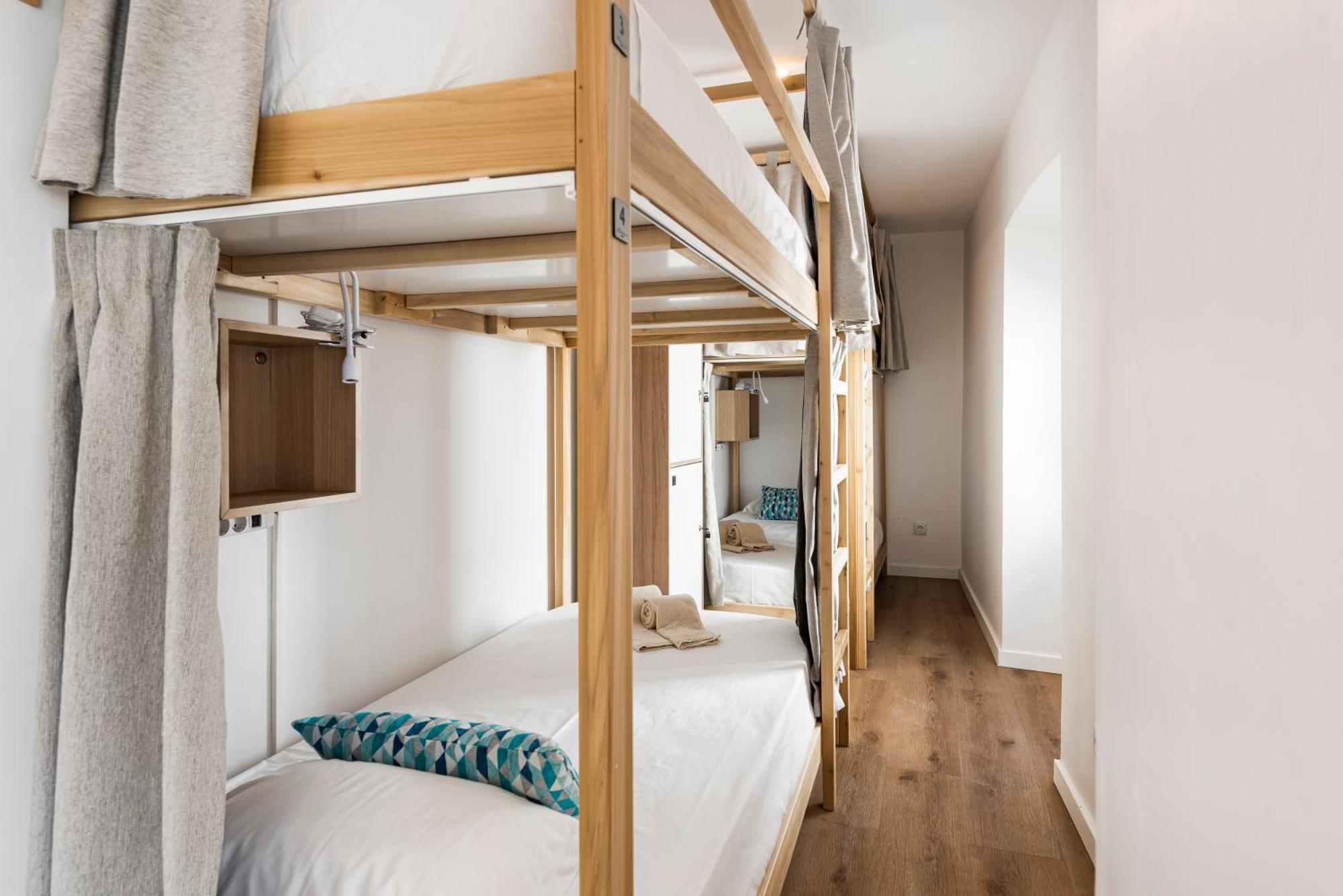 Madalena Hostel E Suites ファロ エクステリア 写真