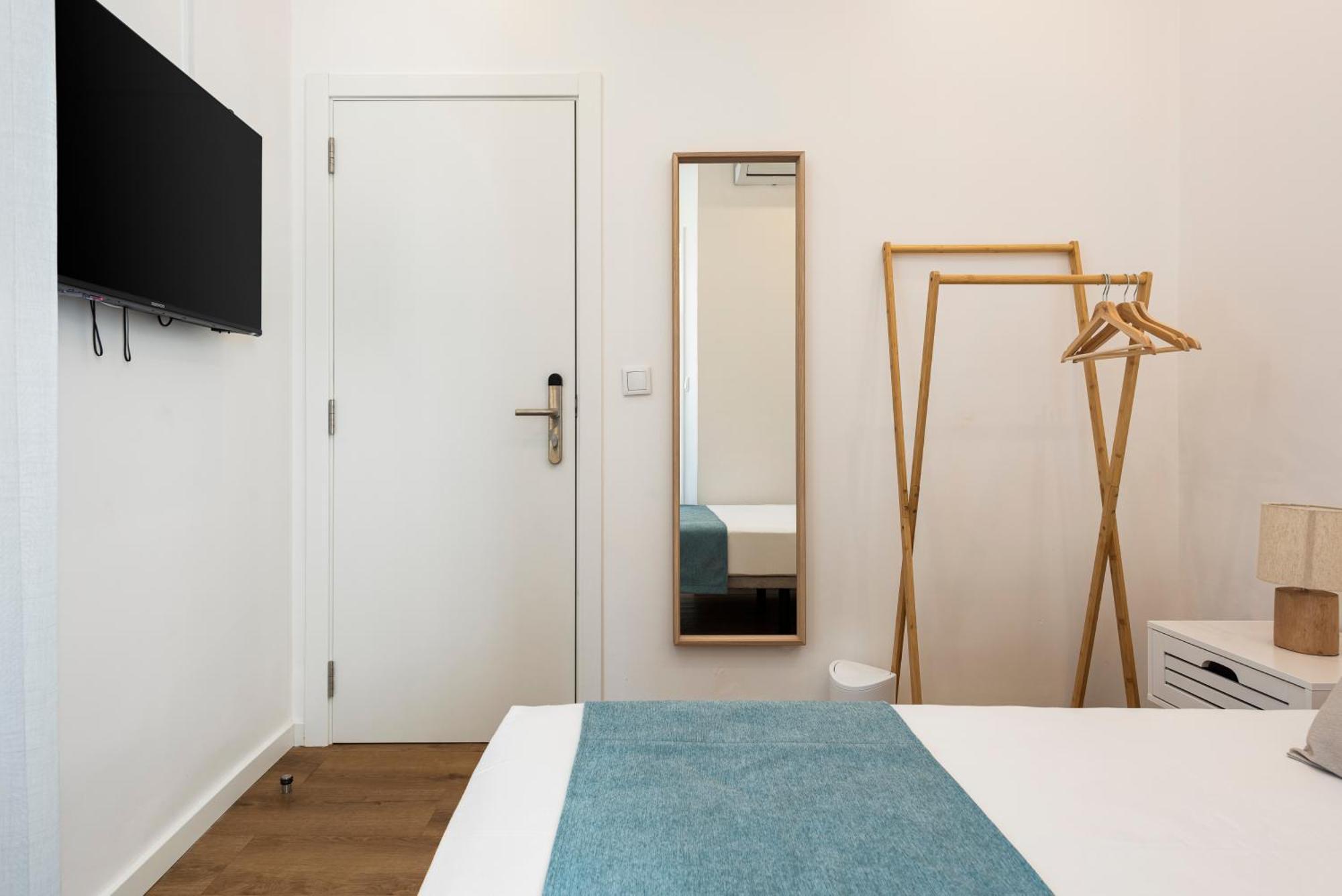 Madalena Hostel E Suites ファロ エクステリア 写真